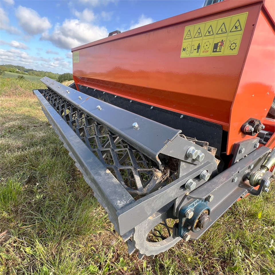 Kommunaltraktor TYM T 431: das Bild 46