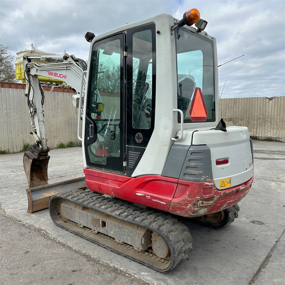 Takeuchi TB235 - Minibagger: das Bild 4 Takeuchi TB235 - Minibagger: das Bild 4