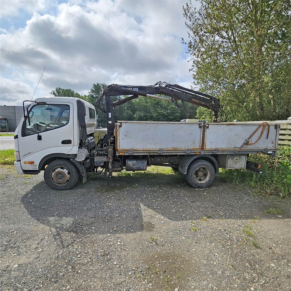 Toyota Dyna 200 - Pritsche LKW: das Bild 2 Toyota Dyna 200 - Pritsche LKW: das Bild 2