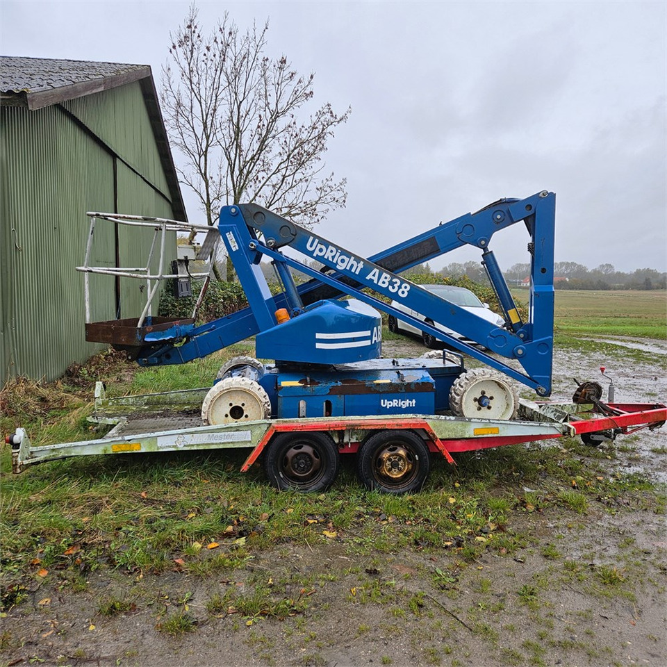 UpRight AB38 - Gelenkarmbühne: das Bild 5 UpRight AB38 - Gelenkarmbühne: das Bild 5