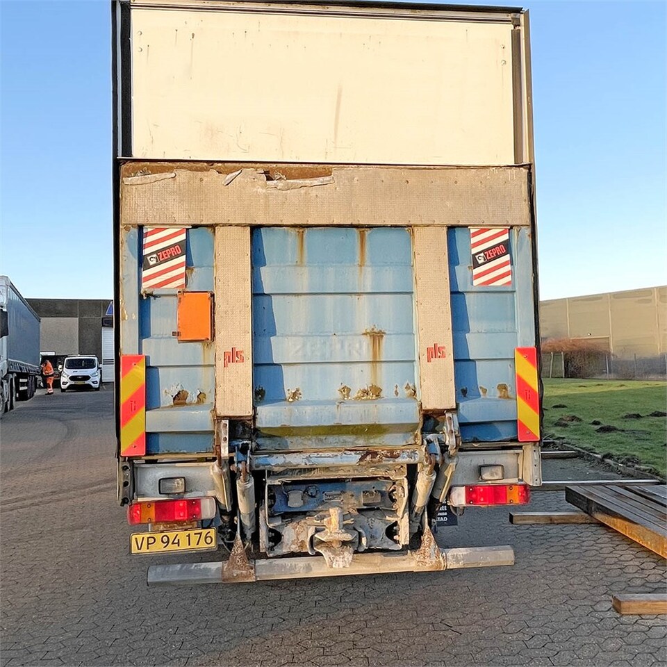 Koffer LKW Volvo FM12: das Bild 14