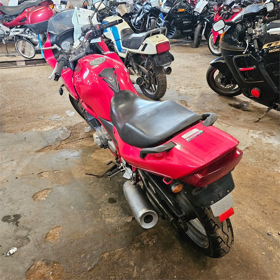 Yamaha XJ600 Diversion - Motorrad: das Bild 3 Yamaha XJ600 Diversion - Motorrad: das Bild 3