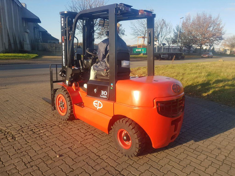 Elektrostapler EP EFL302: das Bild 6 Elektrostapler EP EFL302: das Bild 6