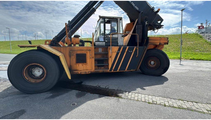 Kalmar Valmet RSD4118-4TL - Reach stacker: das Bild 2 Kalmar Valmet RSD4118-4TL - Reach stacker: das Bild 2