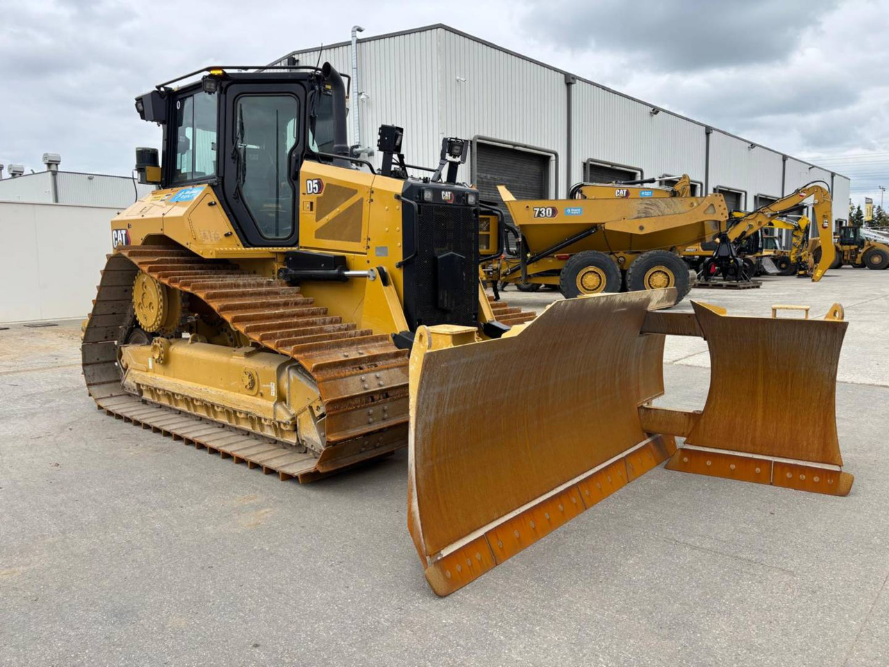 CAT D5 - Bulldozer: das Bild 1 CAT D5 - Bulldozer: das Bild 1