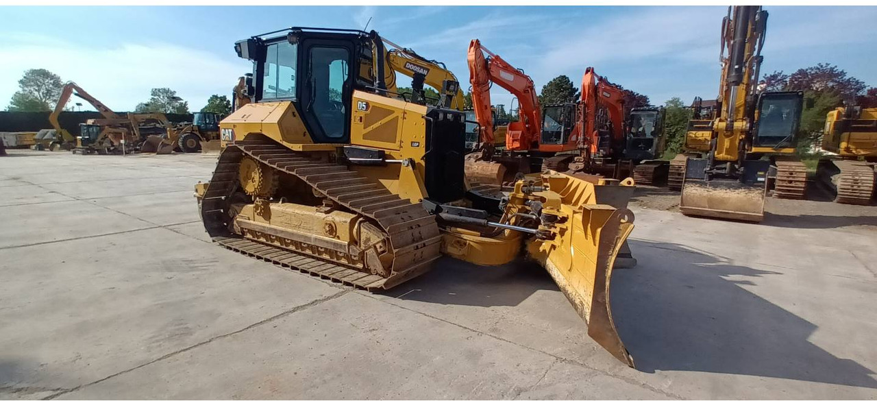 CAT D5 - Bulldozer: das Bild 2 CAT D5 - Bulldozer: das Bild 2