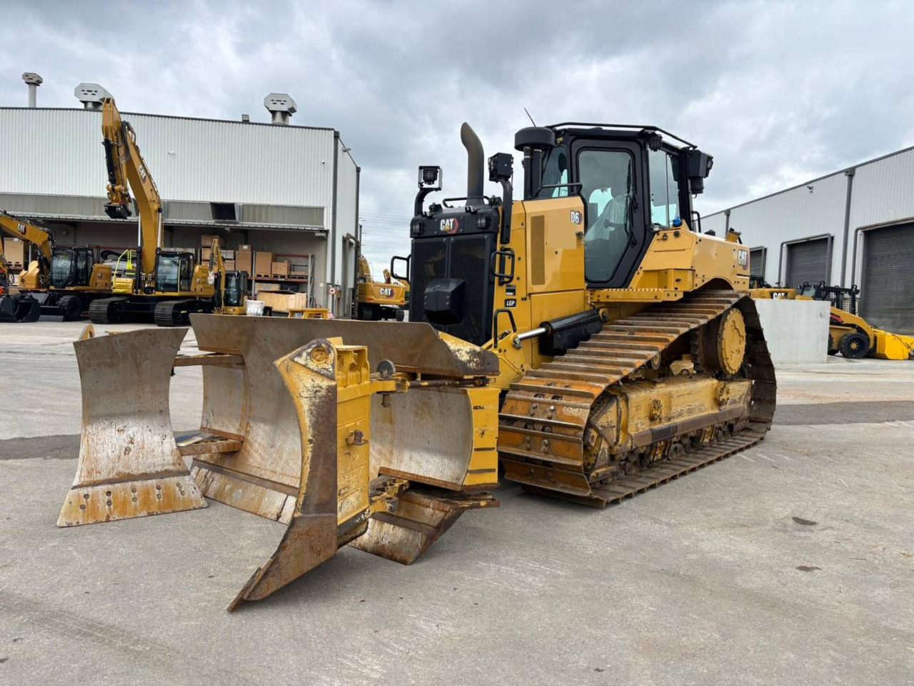 CAT D6 VPAT - Bulldozer: das Bild 2 CAT D6 VPAT - Bulldozer: das Bild 2