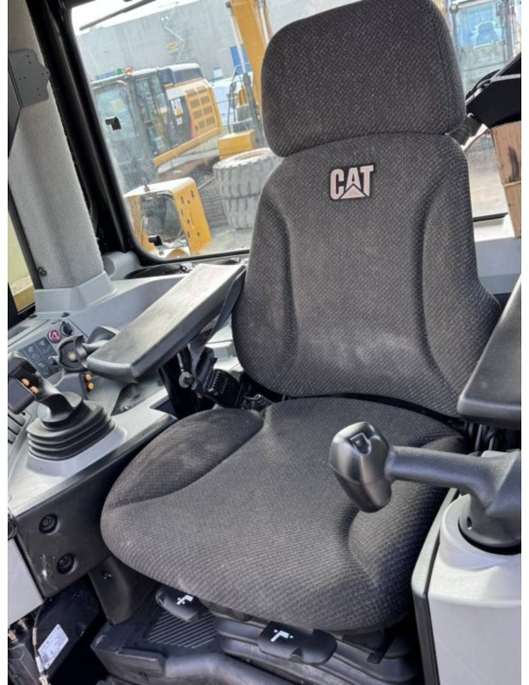 Bulldozer CAT D8T: das Bild 18