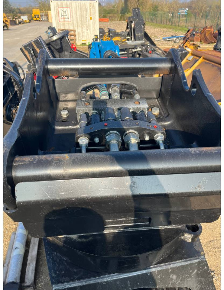 CAT HCS80 - Schnellwechsler für Baumaschine: das Bild 1 CAT HCS80 - Schnellwechsler für Baumaschine: das Bild 1