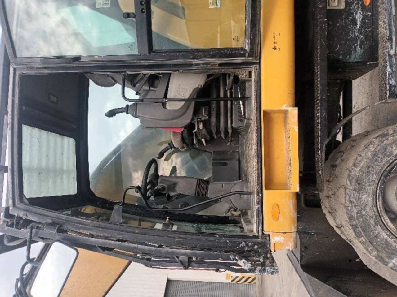 Mobilbagger CAT MH3022-1: das Bild 6