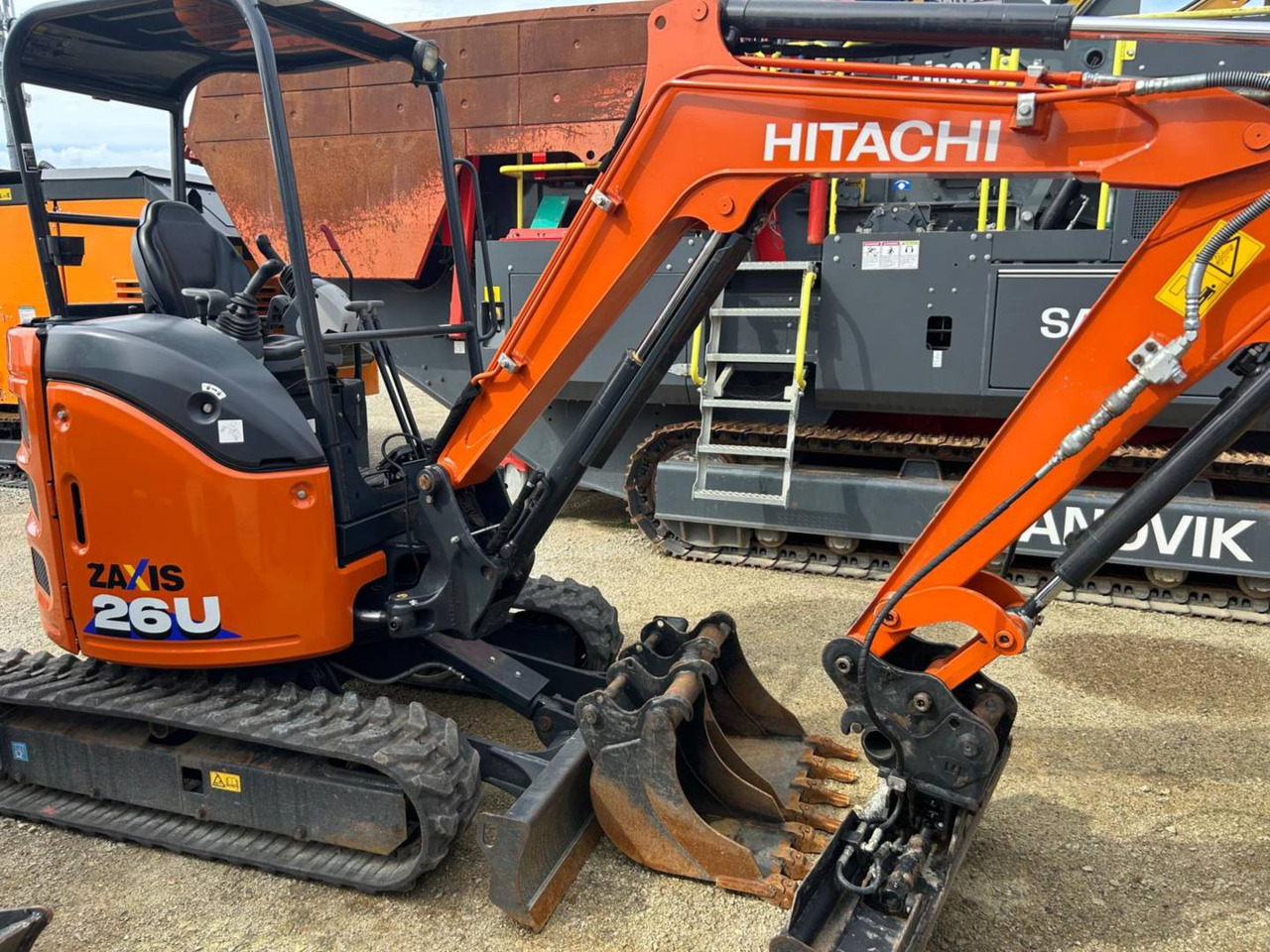 HITACHI ZX26U-6 - Kettenbagger: das Bild 2 HITACHI ZX26U-6 - Kettenbagger: das Bild 2