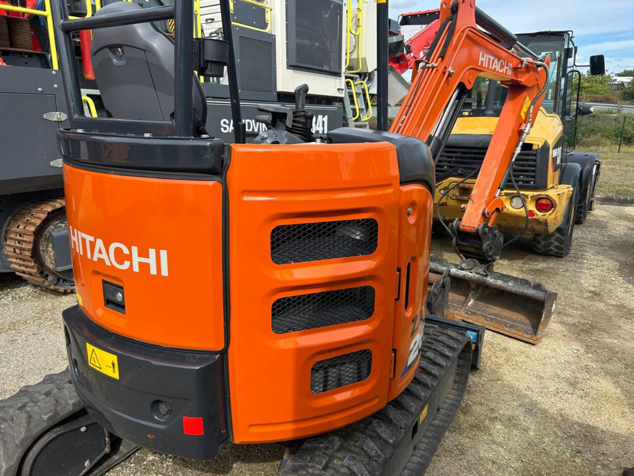 HITACHI ZX26U-6 - Kettenbagger: das Bild 3 HITACHI ZX26U-6 - Kettenbagger: das Bild 3