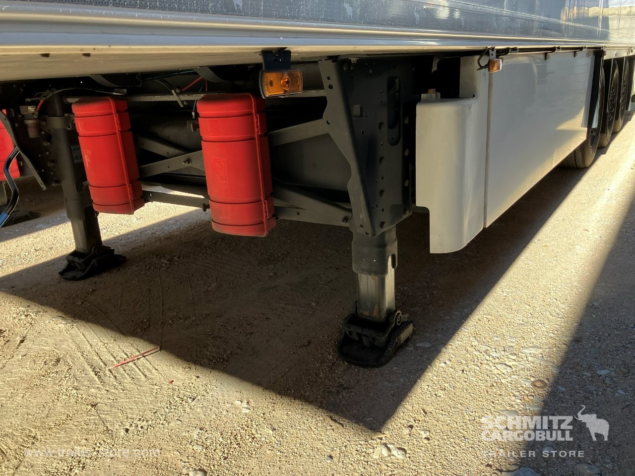 SCHMITZ Semiremolque Frigo Standard Double deck - Isotherm Auflieger: das Bild 2 SCHMITZ Semiremolque Frigo Standard Double deck - Isotherm Auflieger: das Bild 2