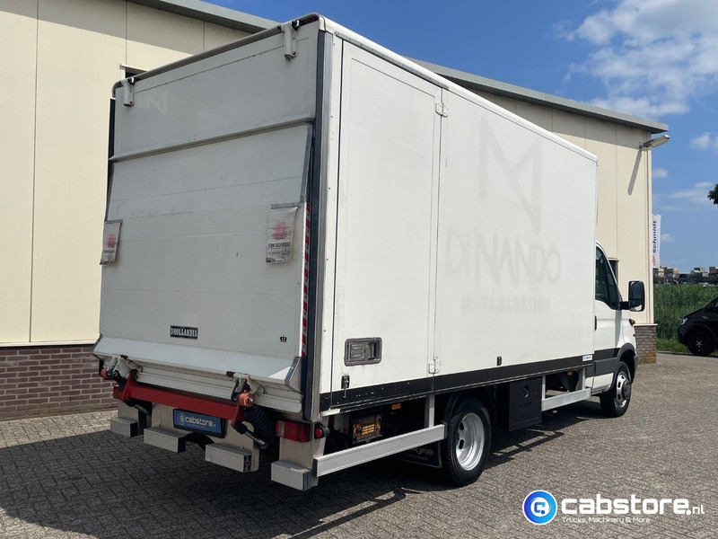 Iveco 40C 40C12 EURO 3 4x2 Bakwagen Euro 3 - Bouwjaar 2003 - APK tot 10-05-2026 -Handgeschakelde versnellingsbak - Koffer Transporter: das Bild 3 Iveco 40C 40C12 EURO 3 4x2 Bakwagen Euro 3 - Bouwjaar 2003 - APK tot 10-05-2026 -Handgeschakelde versnellingsbak - Koffer Transporter: das Bild 3