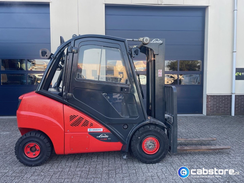 Linde H35D-02 Heftruck - Bouwjaar 2013 - Draaiuren 6892 - Diesel - Side Shift - Freelift - Doorrij hoogte 217 cm !! - Dieselstapler: das Bild 3 Linde H35D-02 Heftruck - Bouwjaar 2013 - Draaiuren 6892 - Diesel - Side Shift - Freelift - Doorrij hoogte 217 cm !! - Dieselstapler: das Bild 3
