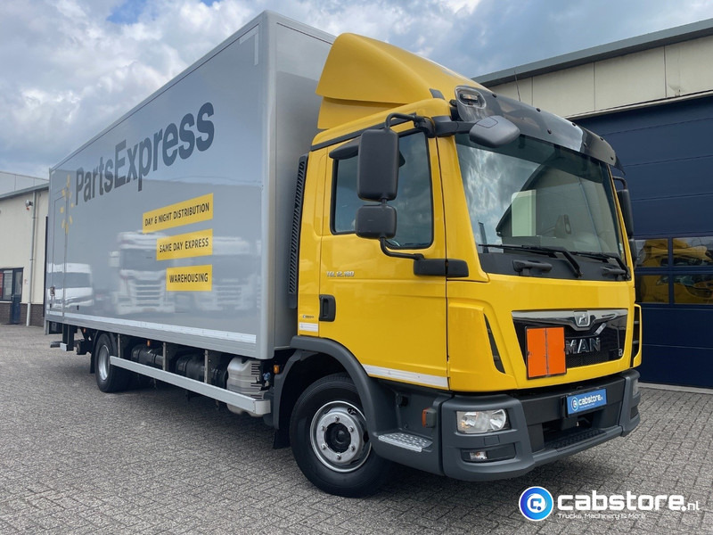 MAN TGL 12.180 4x2 Euro 6 Bakwagen MAN TGL 12.180 Bakwagen Euro 6 - Bouwjaar 2016 - Km 394.831 - Laadklep - Good condition - Koffer LKW: das Bild 2 MAN TGL 12.180 4x2 Euro 6 Bakwagen MAN TGL 12.180 Bakwagen Euro 6 - Bouwjaar 2016 - Km 394.831 - Laadklep - Good condition - Koffer LKW: das Bild 2