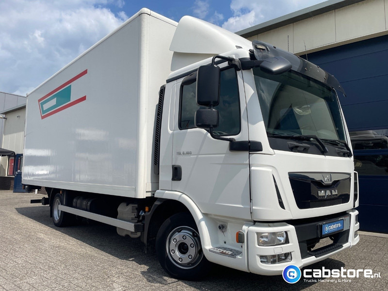 MAN TGL 8.180 4X2 BL Euro 6 - Bakwagen - Bouwjaar 2014 - Laadklep - 3 zitplaatsen - Km 432.134 - Koffer LKW: das Bild 1 MAN TGL 8.180 4X2 BL Euro 6 - Bakwagen - Bouwjaar 2014 - Laadklep - 3 zitplaatsen - Km 432.134 - Koffer LKW: das Bild 1