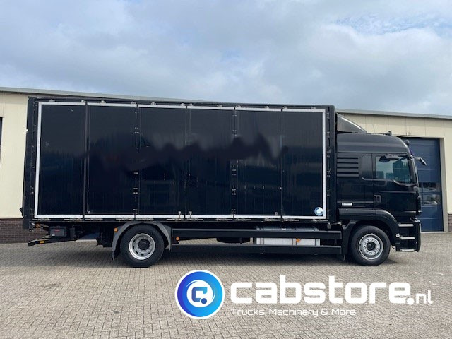 MAN TGS 18.360 4X2 BL Euro 4 - zijlader - Bouwjaar 2008 - Automaat - 2.000 kg laadklep - AHW koppeling - Koffer LKW: das Bild 4 MAN TGS 18.360 4X2 BL Euro 4 - zijlader - Bouwjaar 2008 - Automaat - 2.000 kg laadklep - AHW koppeling - Koffer LKW: das Bild 4