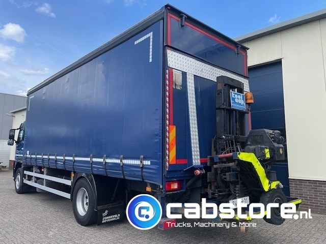 Volvo FM9 4X2R FAL9.0 RAD-A4 Volvo FM300 4x2 Euro 5 bakwagen - Schuifzeilen - Laadklep 2000 kg - Bouwjaar 2008 - Kooi-Aap heftruck - Koffer Transporter: das Bild 3 Volvo FM9 4X2R FAL9.0 RAD-A4 Volvo FM300 4x2 Euro 5 bakwagen - Schuifzeilen - Laadklep 2000 kg - Bouwjaar 2008 - Kooi-Aap heftruck - Koffer Transporter: das Bild 3