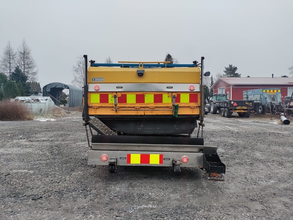 Lava Reunantäyttölava + Sirotin - Pritschenaufbau: das Bild 2 Lava Reunantäyttölava + Sirotin - Pritschenaufbau: das Bild 2