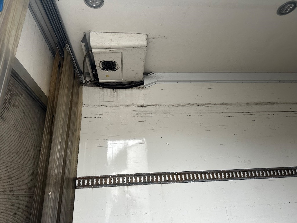 Mercedes-Benz Atego 818 - Kühlkoffer LKW: das Bild 5 Mercedes-Benz Atego 818 - Kühlkoffer LKW: das Bild 5