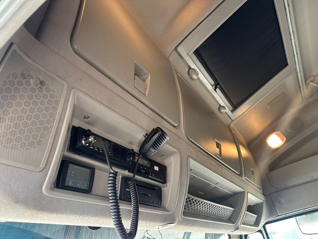 Sattelzugmaschine Iveco Stralis 6X4 HCT: das Bild 11