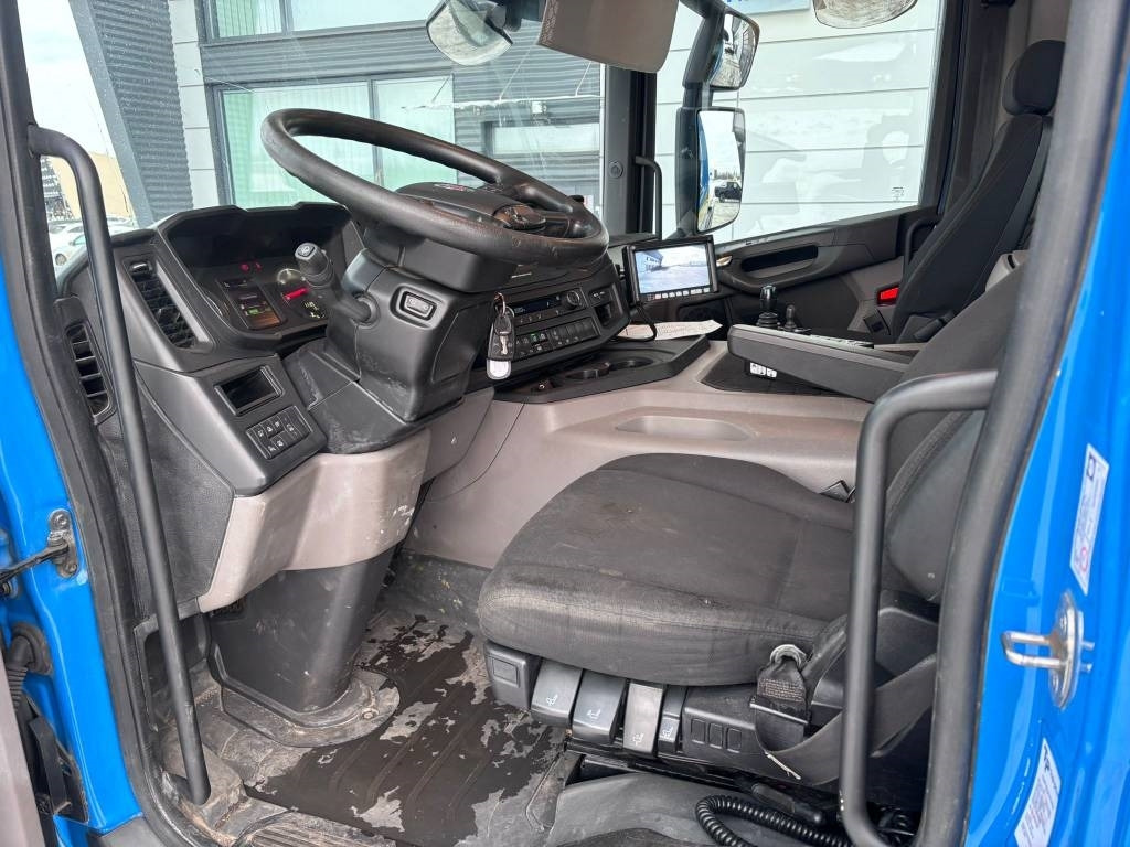 Scania P 360 - Abrollkipper: das Bild 5 Scania P 360 - Abrollkipper: das Bild 5