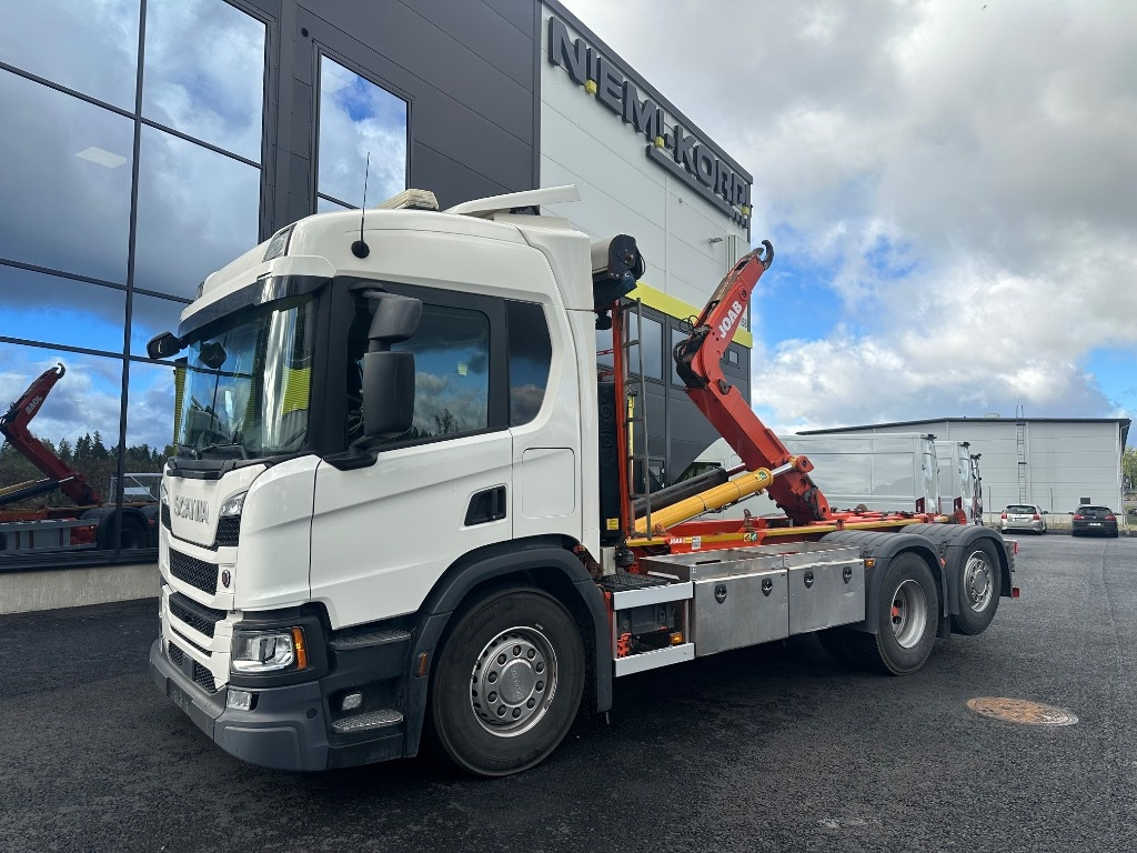 Scania P 370 6x2*4 - Abrollkipper: das Bild 1 Scania P 370 6x2*4 - Abrollkipper: das Bild 1