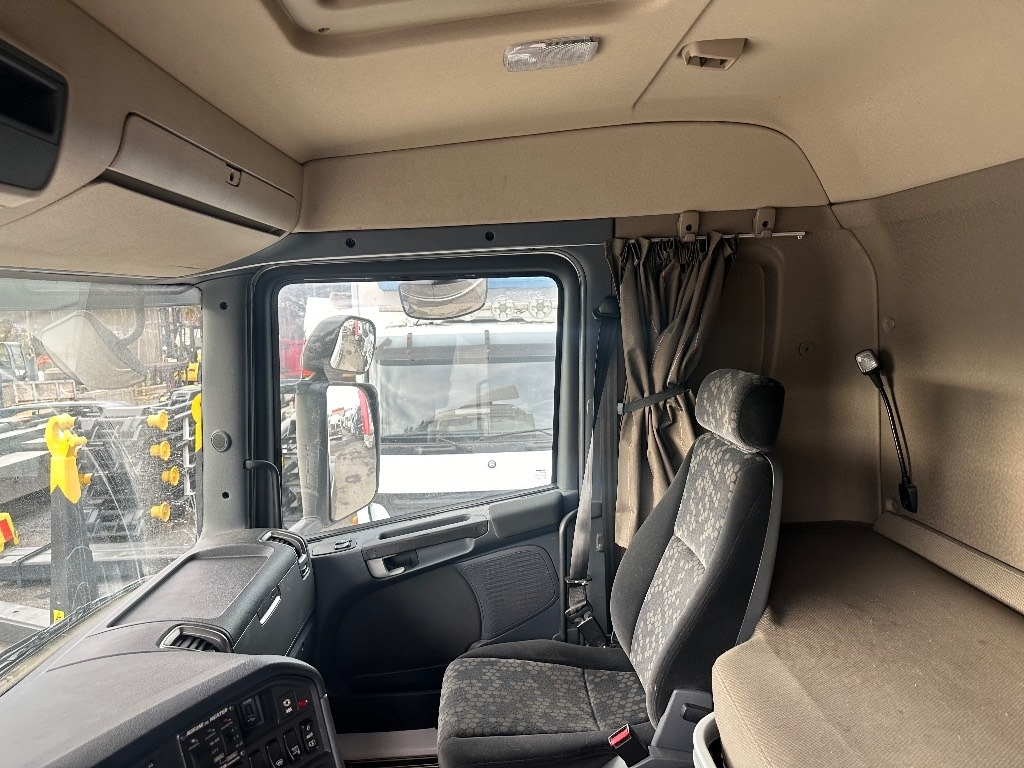 Abrollkipper Scania R 450 6x2*4: das Bild 13
