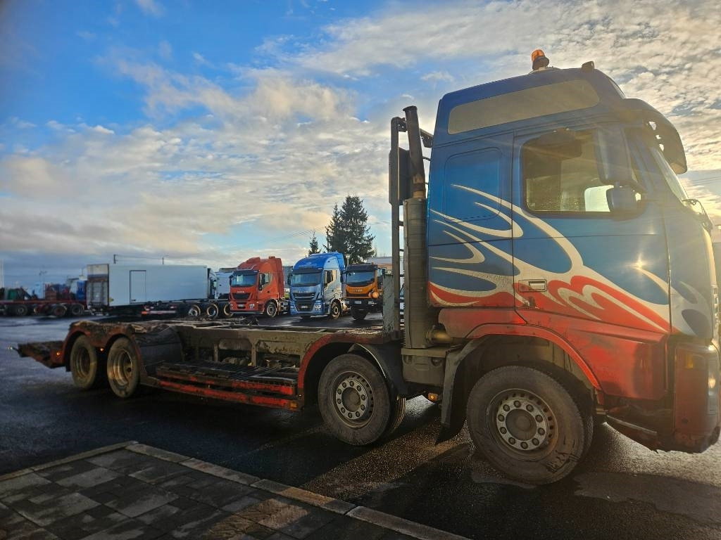 Volvo FH12 8x4 - Holztransporter: das Bild 2 Volvo FH12 8x4 - Holztransporter: das Bild 2