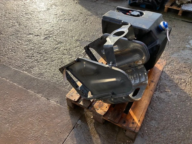 Scania Adblue tankbeslag - AdBlue Tank für LKW: das Bild 1 Scania Adblue tankbeslag - AdBlue Tank für LKW: das Bild 1