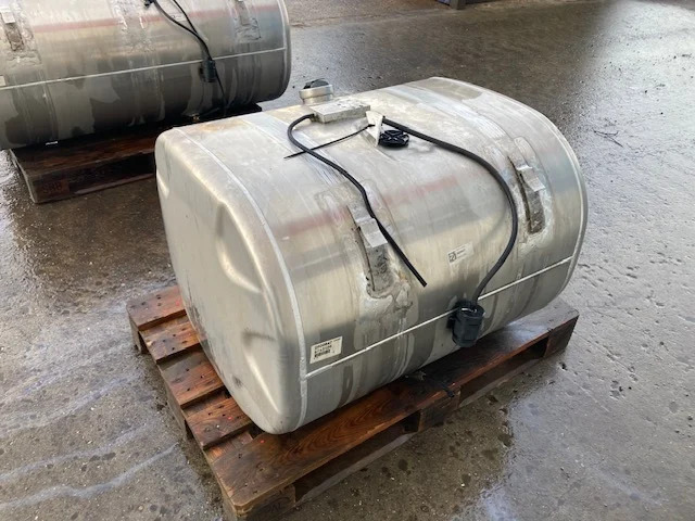Scania Diesel tank – Scania 2713470 - Kraftstofftank für LKW: das Bild 4 Scania Diesel tank – Scania 2713470 - Kraftstofftank für LKW: das Bild 4