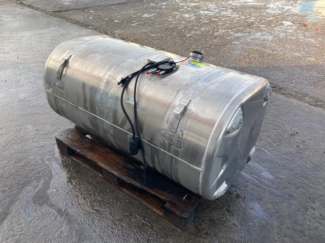 Scania Diesel tank – Scania 2714200 - Kraftstofftank für LKW: das Bild 3 Scania Diesel tank – Scania 2714200 - Kraftstofftank für LKW: das Bild 3