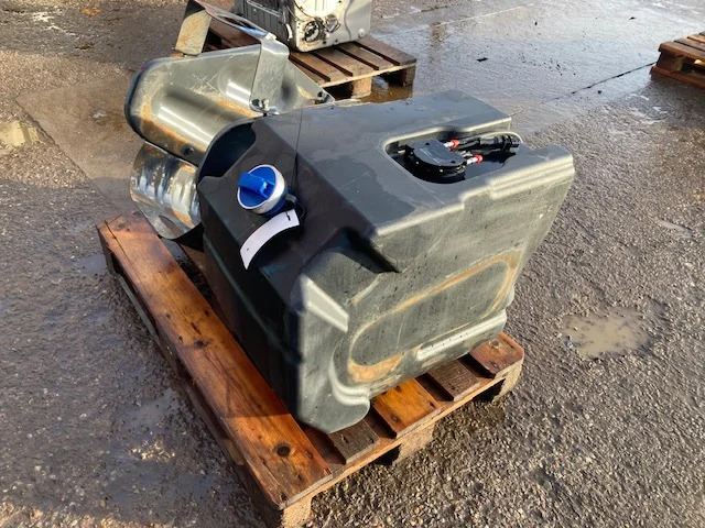 Scania Reductant tank – Scania 2875486 - AdBlue Tank für LKW: das Bild 1 Scania Reductant tank – Scania 2875486 - AdBlue Tank für LKW: das Bild 1
