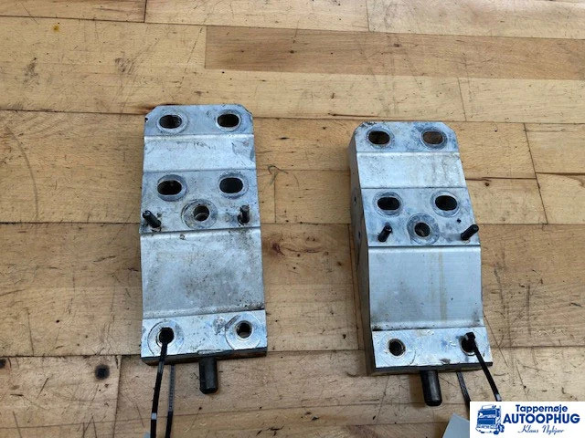 Scania førerhus alu tårne Scania 2553512 - Fahrerhaus und Interieur für LKW: das Bild 1 Scania førerhus alu tårne Scania 2553512 - Fahrerhaus und Interieur für LKW: das Bild 1