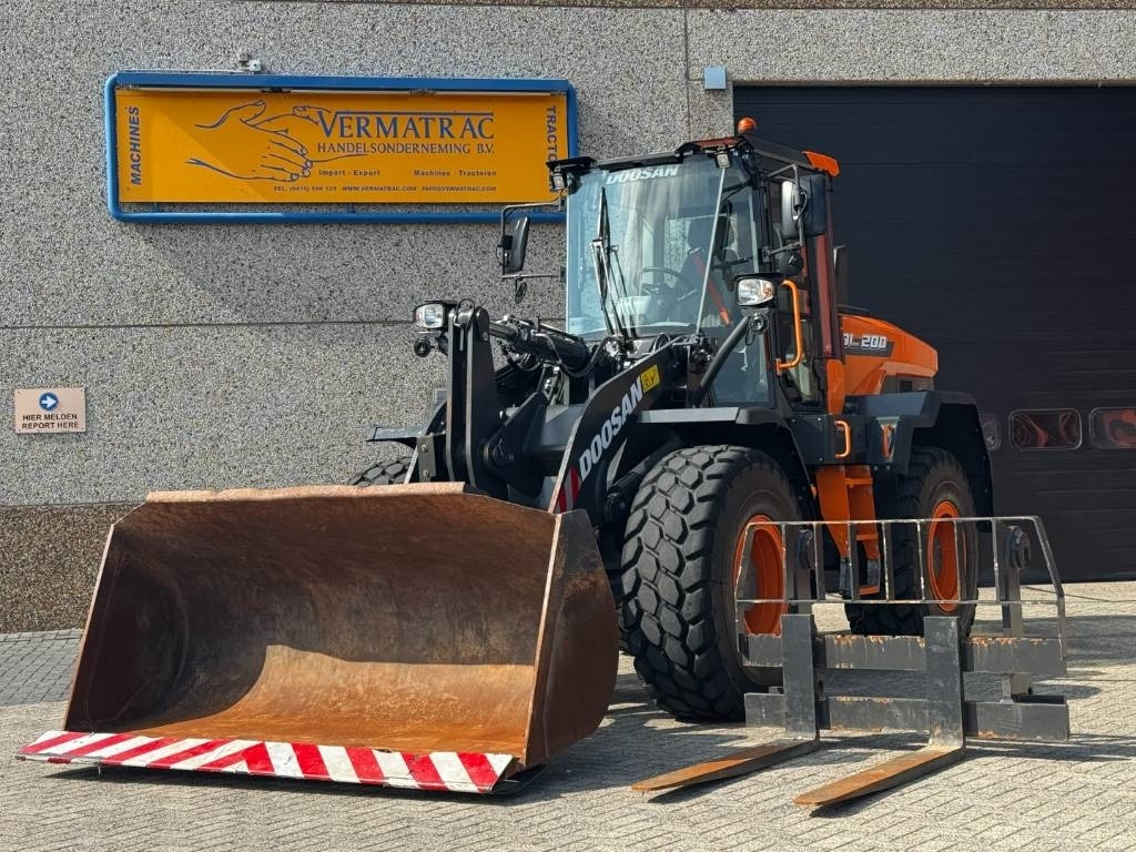 Doosan DEVELON /DL200-7, central lubrication, 2022 - Kompaktlader: das Bild 2 Doosan DEVELON /DL200-7, central lubrication, 2022 - Kompaktlader: das Bild 2