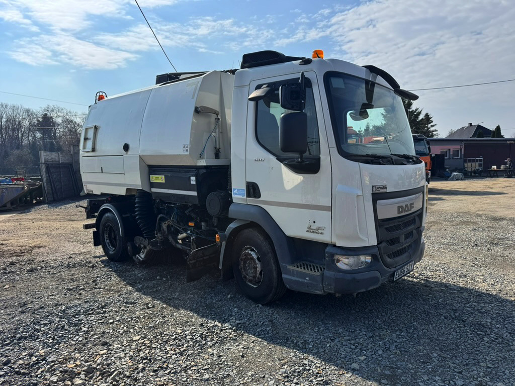 DAF LF180 - Kehrmaschine: das Bild 1 DAF LF180 - Kehrmaschine: das Bild 1