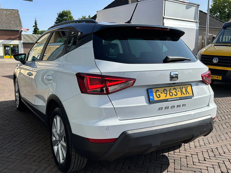 SEAT Arona 1.0 TSI Style Business Intense Dealeronderhouden Cruise Clima Navi Camera Parkeersensoren Lmv - Schrägheck: das Bild 2 SEAT Arona 1.0 TSI Style Business Intense Dealeronderhouden Cruise Clima Navi Camera Parkeersensoren Lmv - Schrägheck: das Bild 2