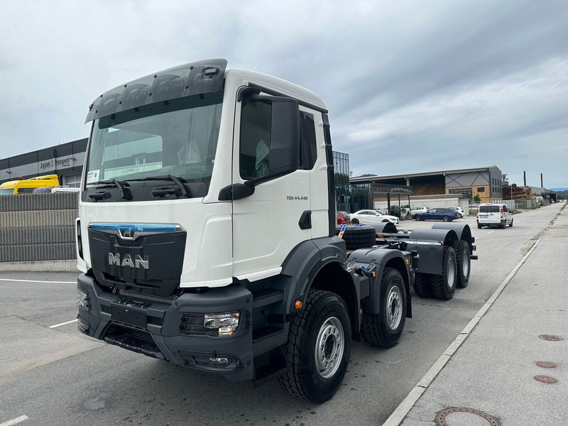 MAN 41.440 - Fahrgestell LKW: das Bild 2 MAN 41.440 - Fahrgestell LKW: das Bild 2