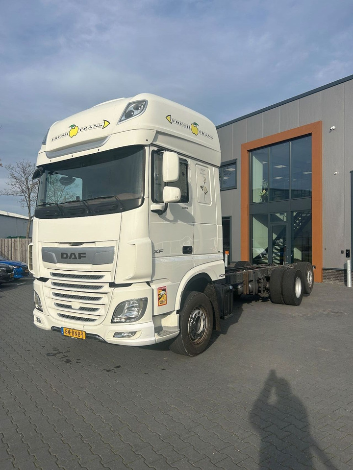 DAF XF 530 XF530 Super Space Cab FAR - Fahrgestell LKW: das Bild 1 DAF XF 530 XF530 Super Space Cab FAR - Fahrgestell LKW: das Bild 1