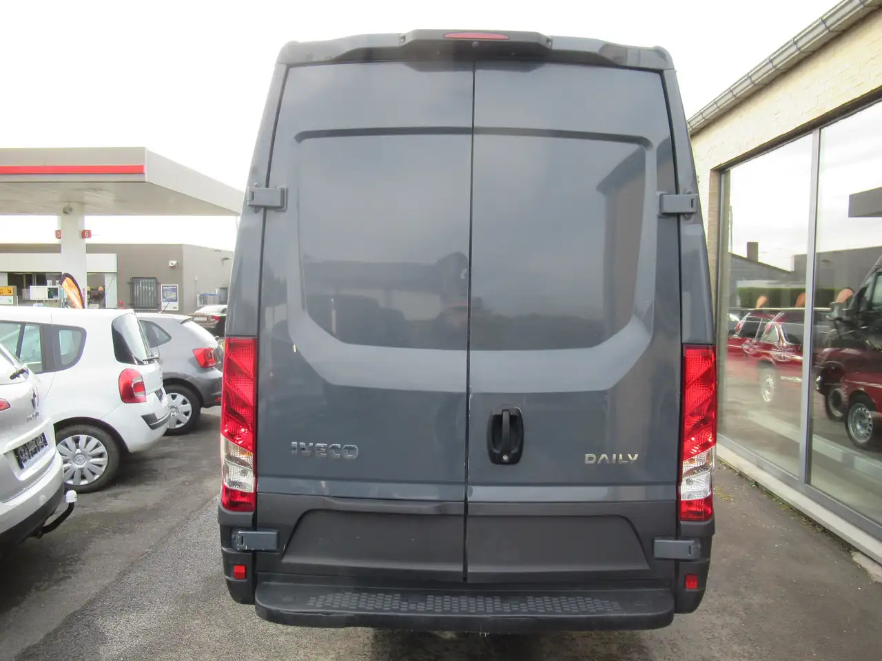Iveco Daily L3h2 clim 23000€+tva/btw - Kastenwagen: das Bild 4 Iveco Daily L3h2 clim 23000€+tva/btw - Kastenwagen: das Bild 4