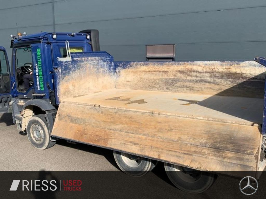 Mercedes-Benz Arocs AHK AUT Kam. KlimaA LM Massage Navi - Kipper: das Bild 4 Mercedes-Benz Arocs AHK AUT Kam. KlimaA LM Massage Navi - Kipper: das Bild 4