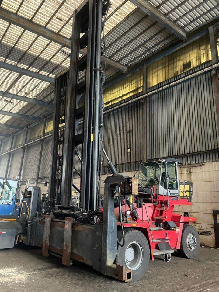 Kalmar DCF100-45E7 - Containerstapler: das Bild 2 Kalmar DCF100-45E7 - Containerstapler: das Bild 2