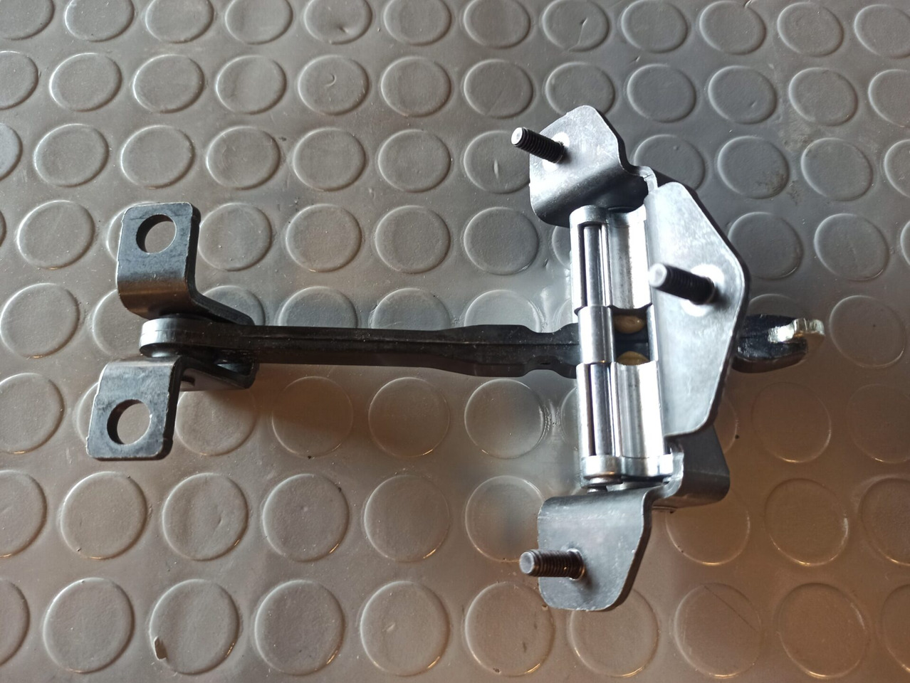 SCANIA DOOR STOP 1930649 - Tür und Teile für LKW: das Bild 1 SCANIA DOOR STOP 1930649 - Tür und Teile für LKW: das Bild 1