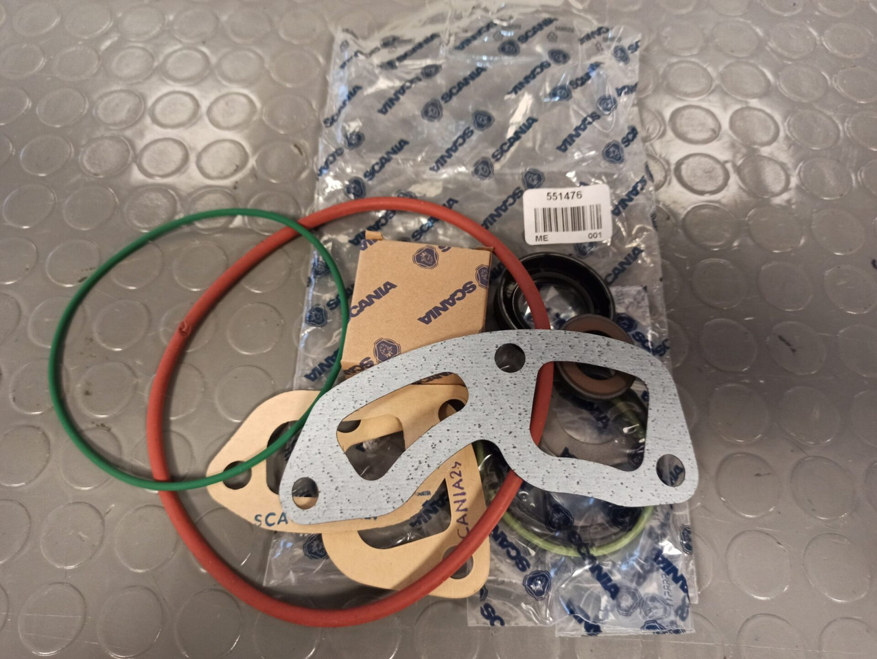 SCANIA REPAIR KIT COOLANT PUMP - 551476 - Kühlmittelpumpe für LKW: das Bild 1 SCANIA REPAIR KIT COOLANT PUMP - 551476 - Kühlmittelpumpe für LKW: das Bild 1