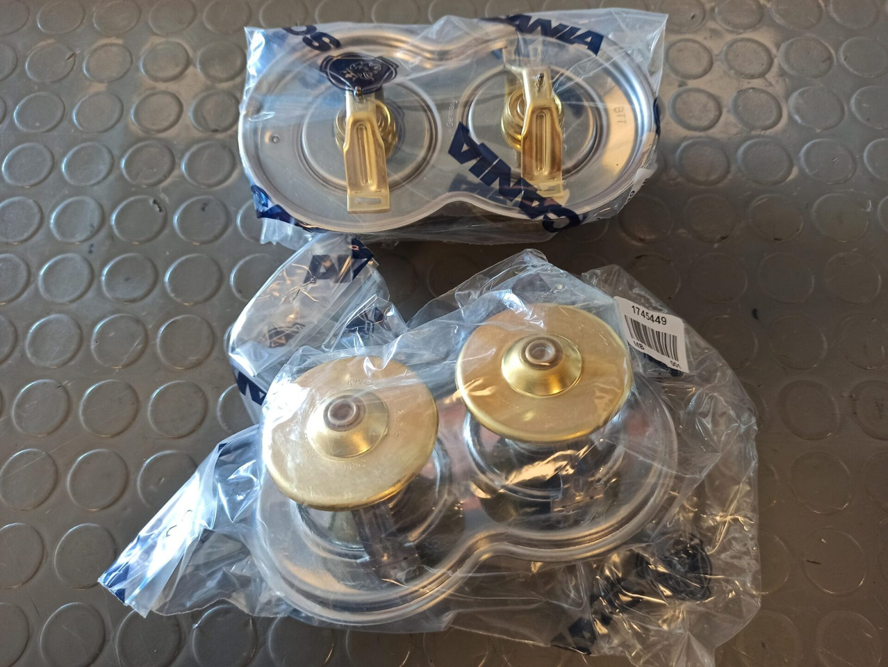 SCANIA THERMOSTAT - 1745449 - Thermostat für LKW: das Bild 1 SCANIA THERMOSTAT - 1745449 - Thermostat für LKW: das Bild 1