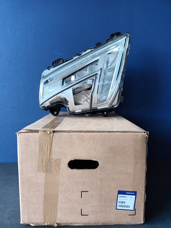 VOLVO HEADLAMP 24056510, 23752671 - Hauptscheinwerfer für LKW: das Bild 1 VOLVO HEADLAMP 24056510, 23752671 - Hauptscheinwerfer für LKW: das Bild 1