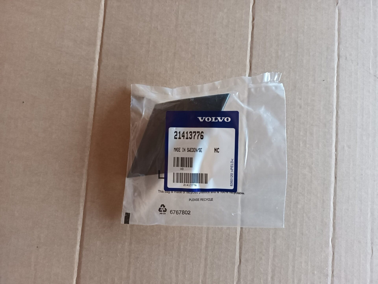 VOLVO LAMP LID 21413776 - Lichter/ Leuchten für LKW: das Bild 2 VOLVO LAMP LID 21413776 - Lichter/ Leuchten für LKW: das Bild 2