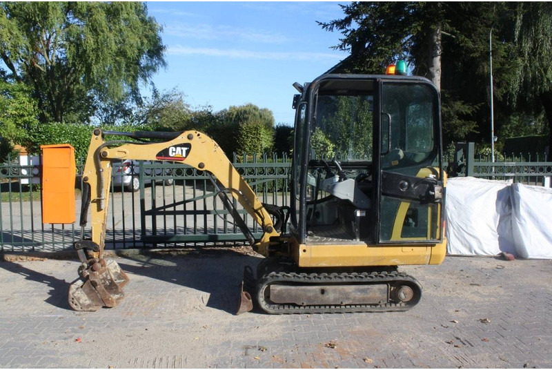 Caterpillar 301.6C - Minibagger: das Bild 1 Caterpillar 301.6C - Minibagger: das Bild 1