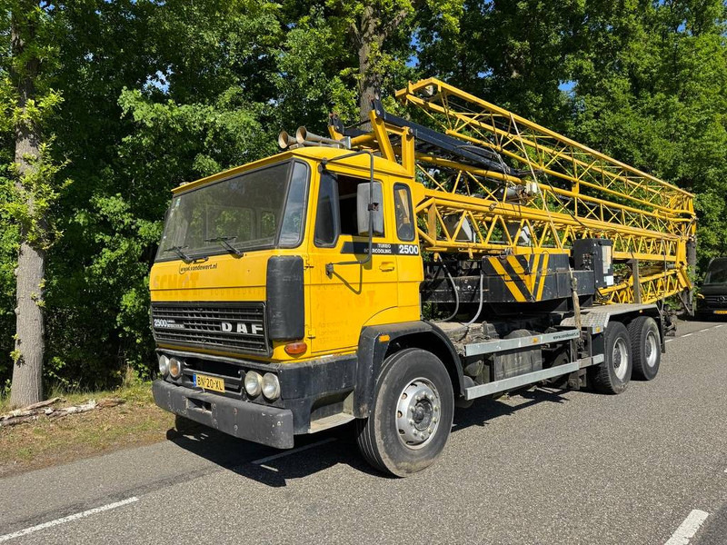 DAF 2500 - Autokran: das Bild 1 DAF 2500 - Autokran: das Bild 1